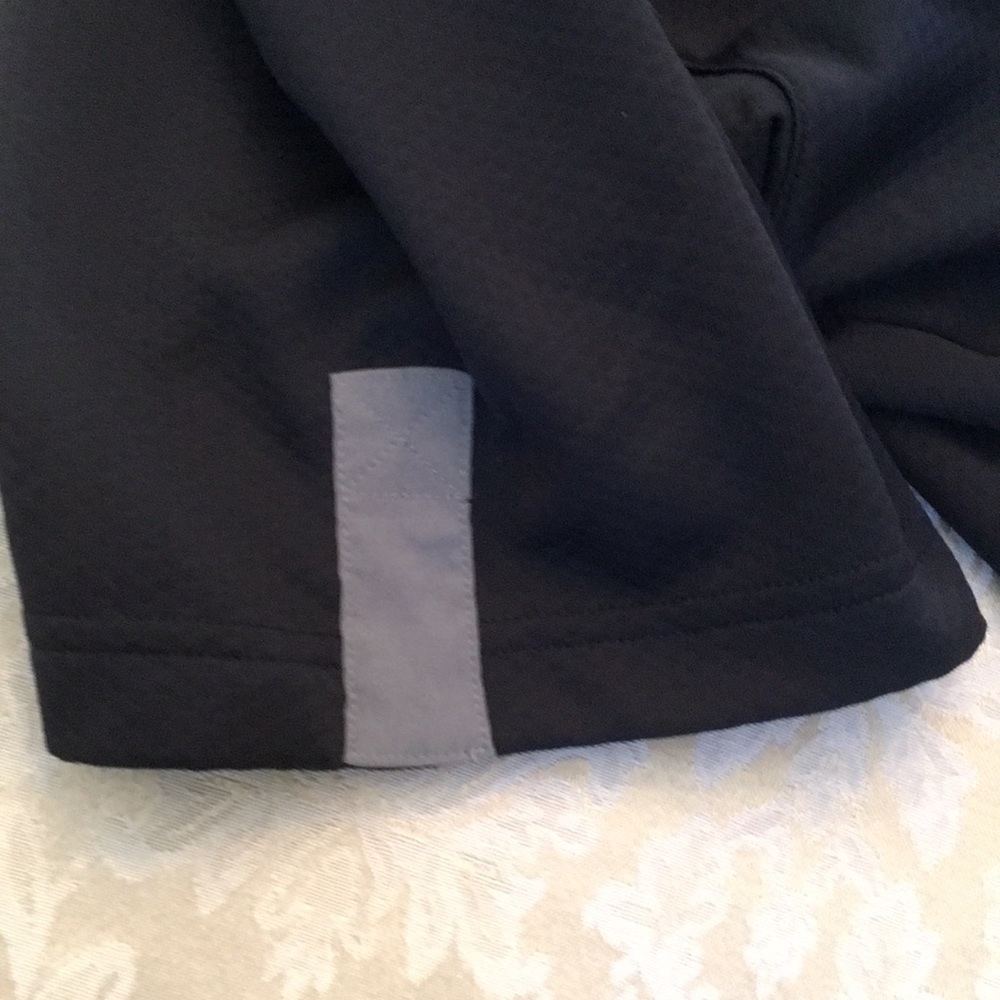 Oakley button down - Picture 4 of 11